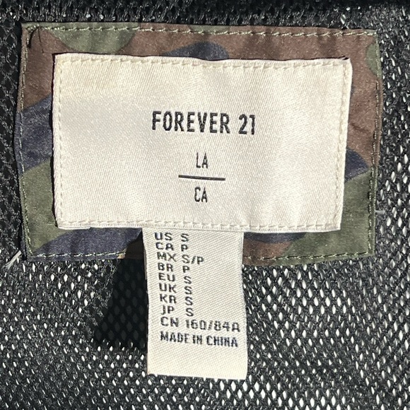 Forever 21 - Camo Pullover/ Jacket - Picture 9 of 9